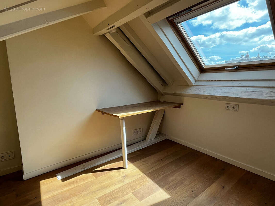 Appartement à PARIS-1E