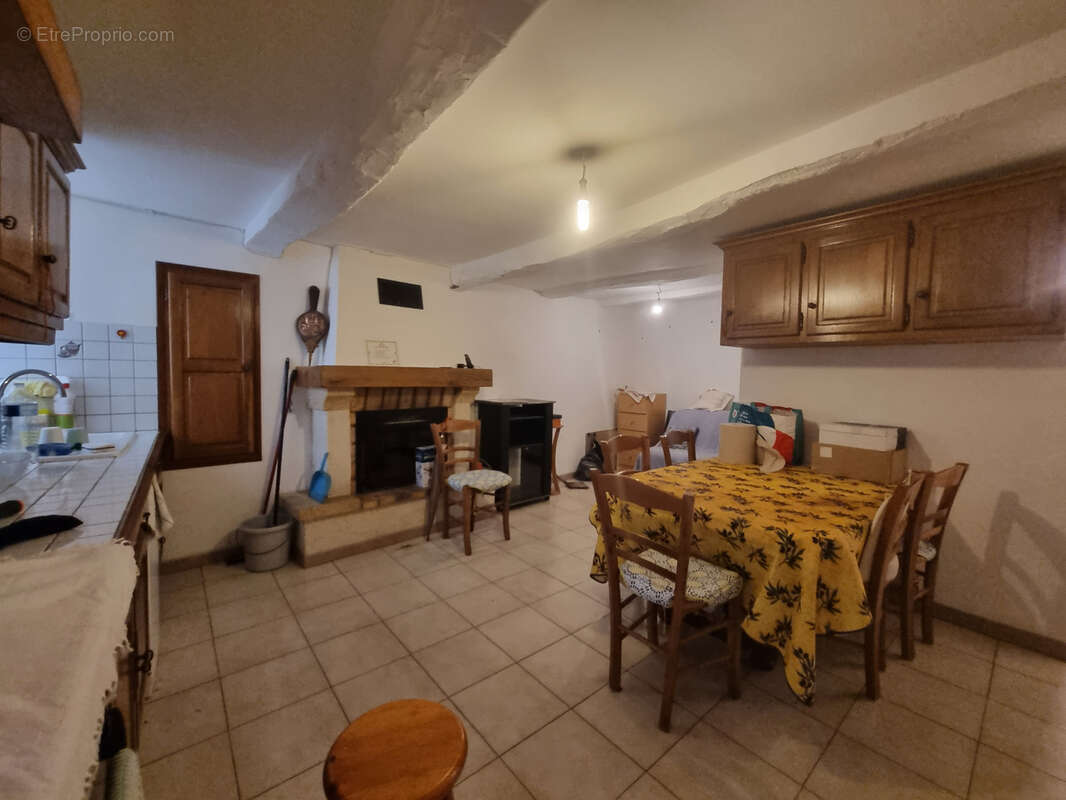 Exclusivité, à Artignosc sur verdon: Maison de village avec terrasse Tropezienne - photo 3