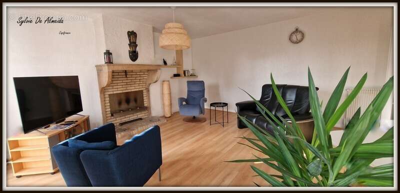 Maison à BAGE-LE-CHATEL