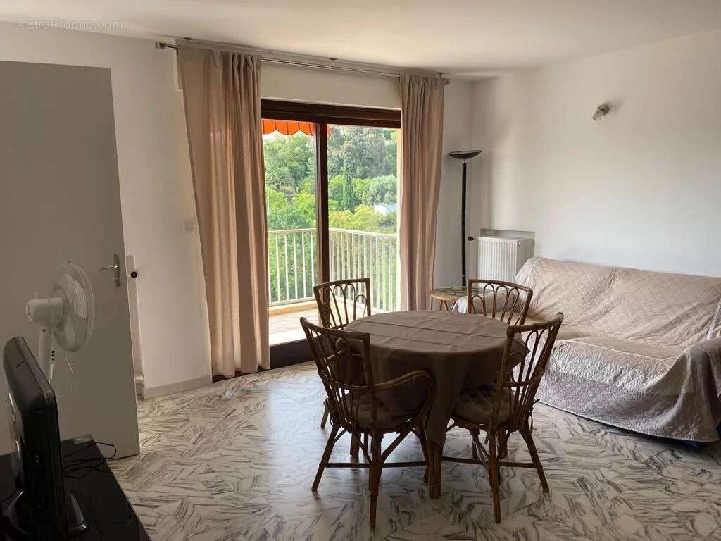 Appartement à MANDELIEU-LA-NAPOULE