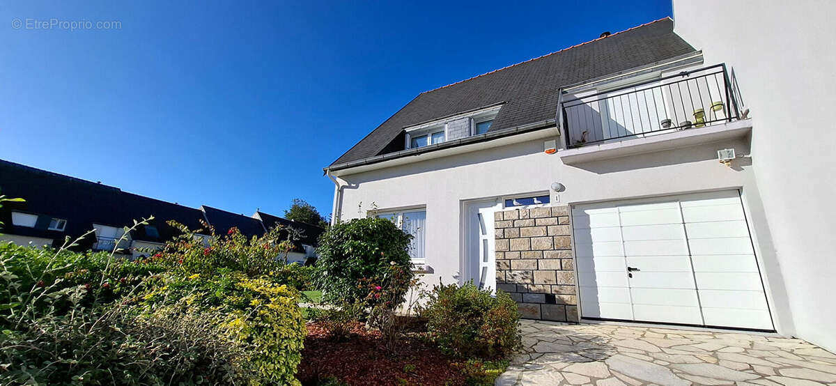 Maison à LE RELECQ-KERHUON