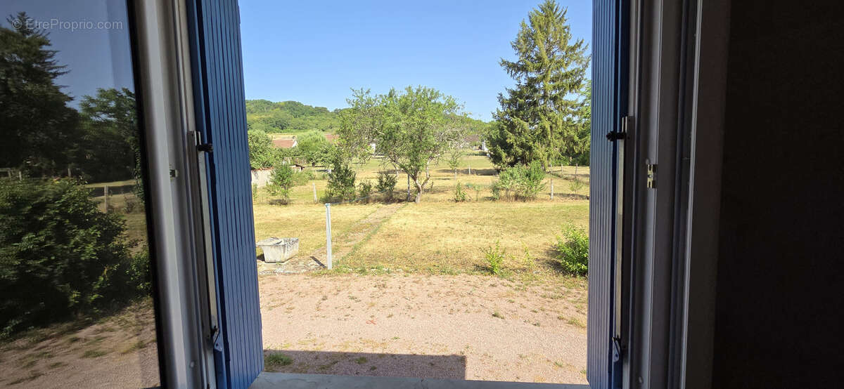 Pavillon indépendant sur 1 826 m2 terrain arboré et clos - photo 10