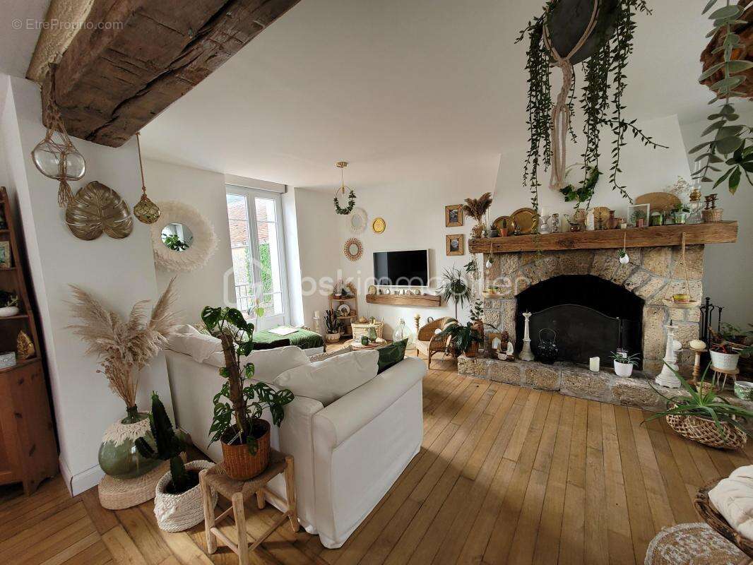 Maison à BEAUNE-LA-ROLANDE