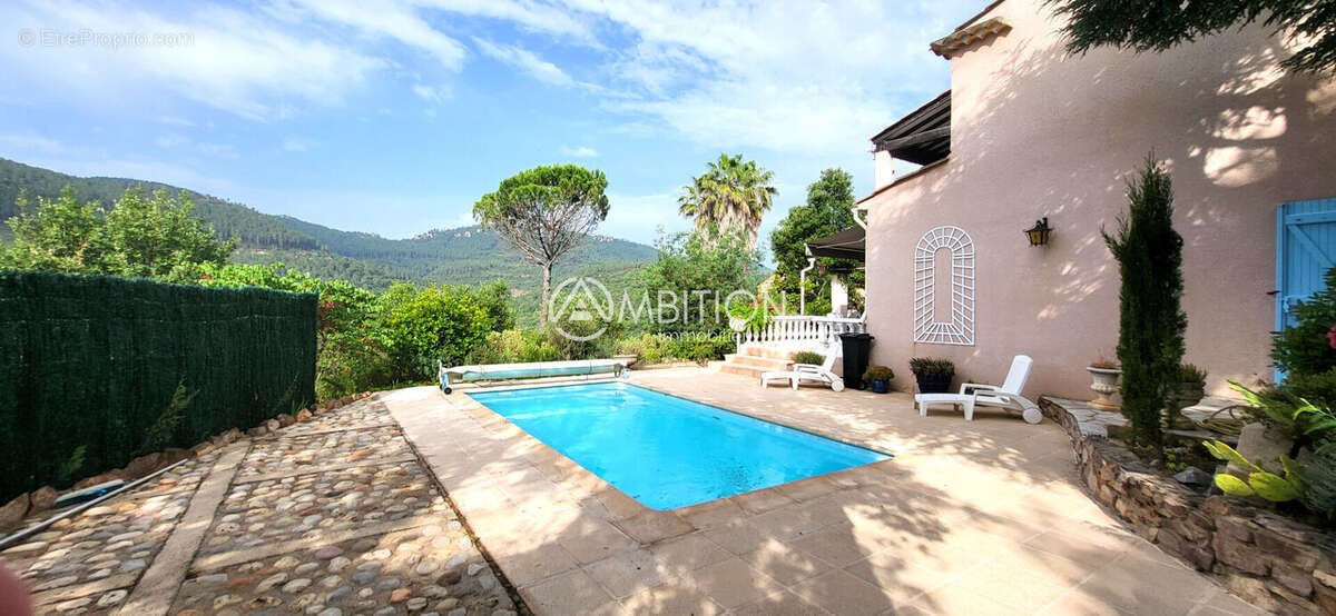 Maison à BAGNOLS-EN-FORET