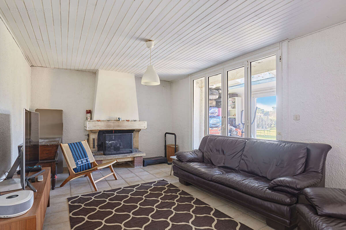 Maison à SAINT-CANNAT