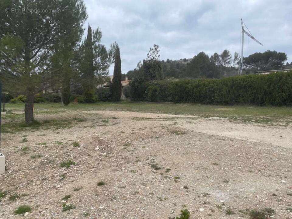 Terrain à MERINDOL