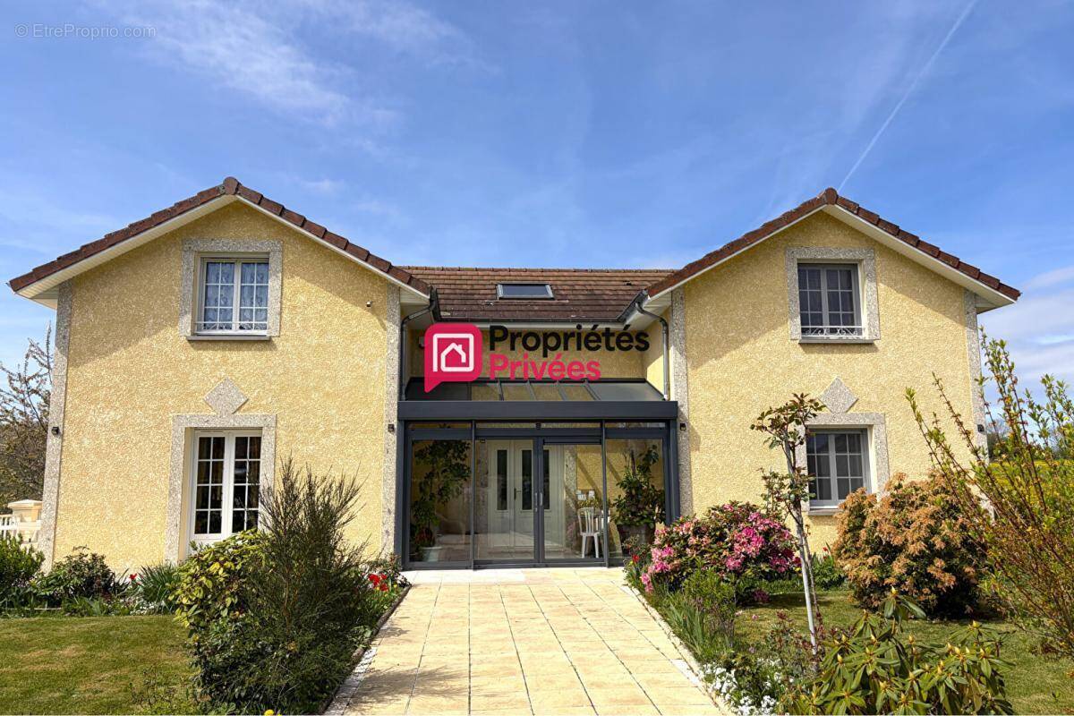 Maison à SAINT-GEORGES-DE-MONS