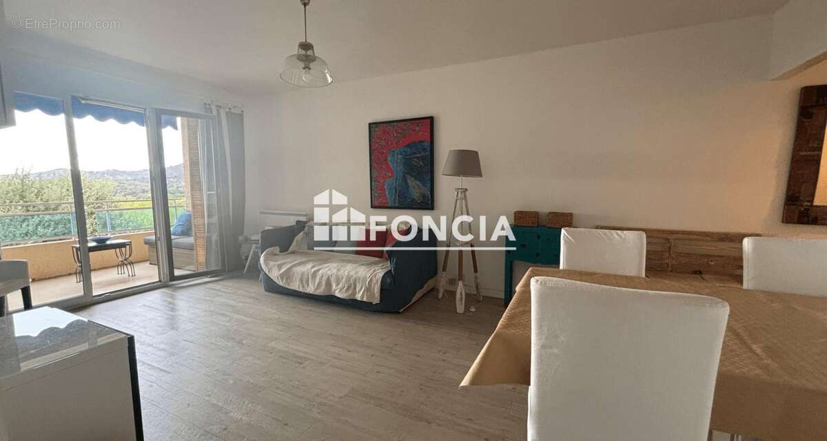 Appartement à BORMES-LES-MIMOSAS