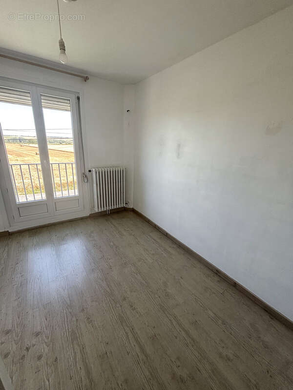 Maison familiale avec - 3 chambres - garage   Famars - photo 9