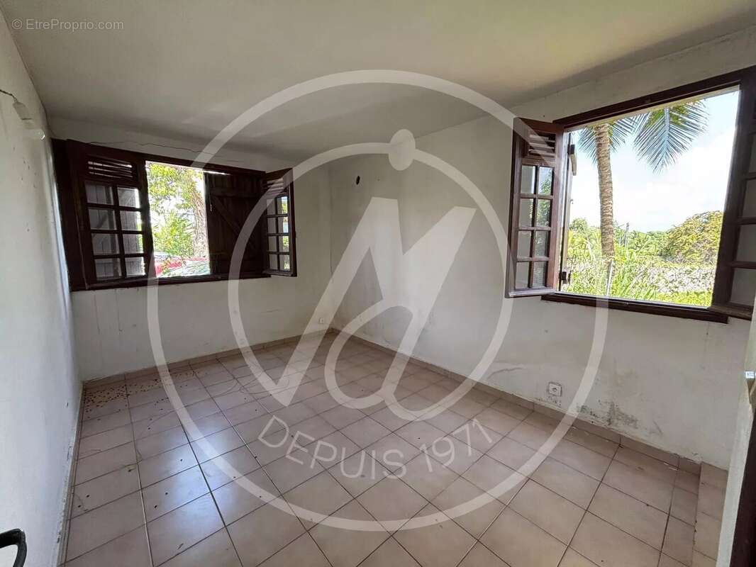 Maison à BAIE-MAHAULT