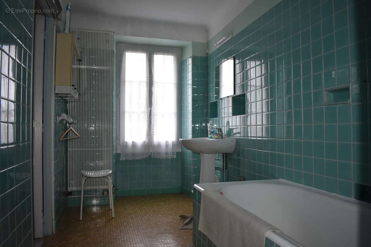 Belle et grande maison familiale à rafraîchir - photo 25