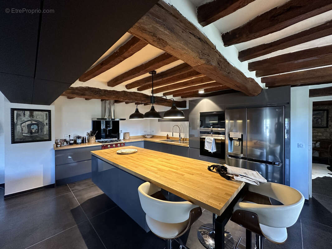 Maison à MONTREUIL-SUR-EPTE