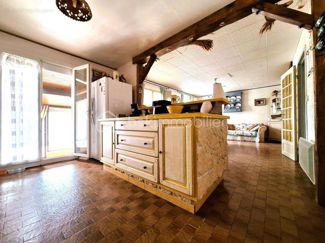 Maison 3 faces - T 4 - garage - véranda - terrasse - La Palme - photo 2