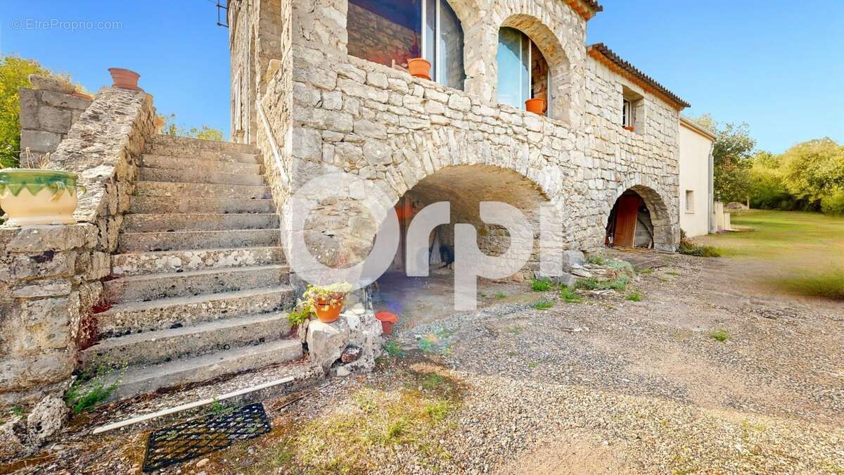 Maison à RUOMS