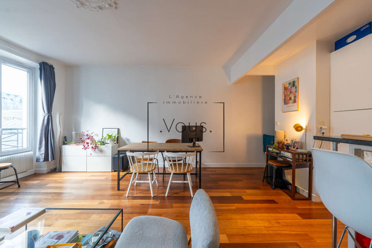 Appartement à PARIS-1E