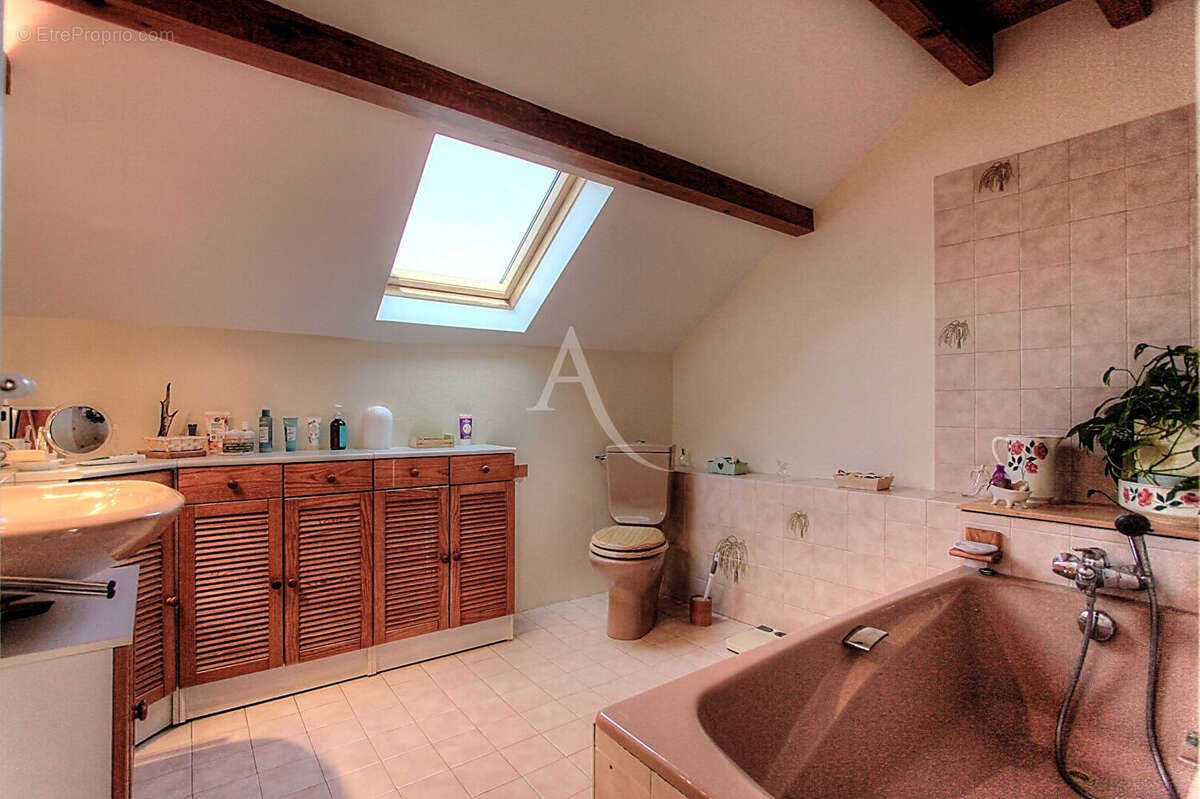 Maison à SAINT-JEOIRE-PRIEURE