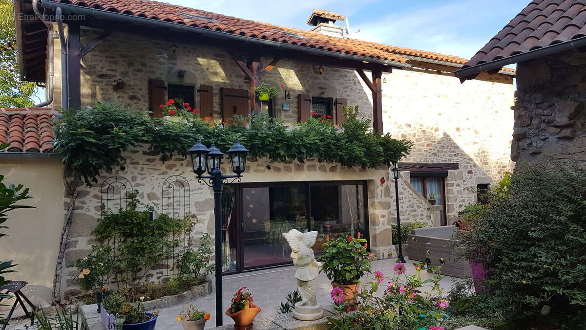 Maison  110  201910 - Maison à LATRONQUIERE