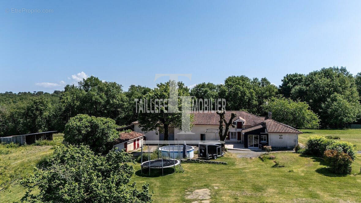 Maison à COULOUNIEIX-CHAMIERS