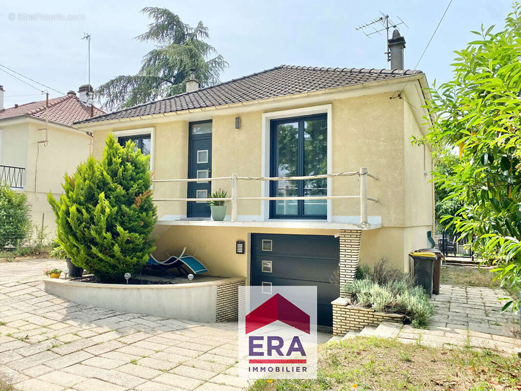 Maison à SARTROUVILLE