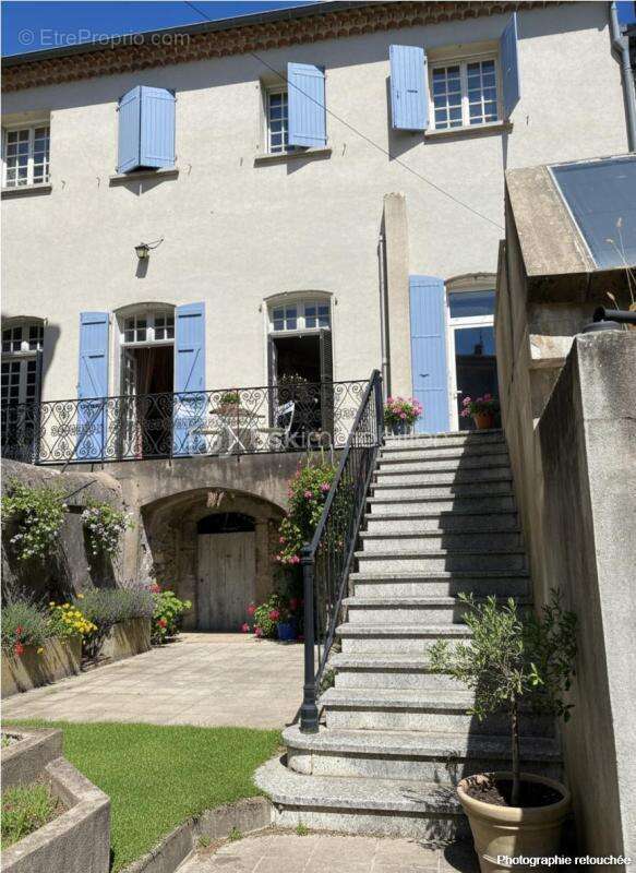 Maison à VILLENEUVE-DE-BERG