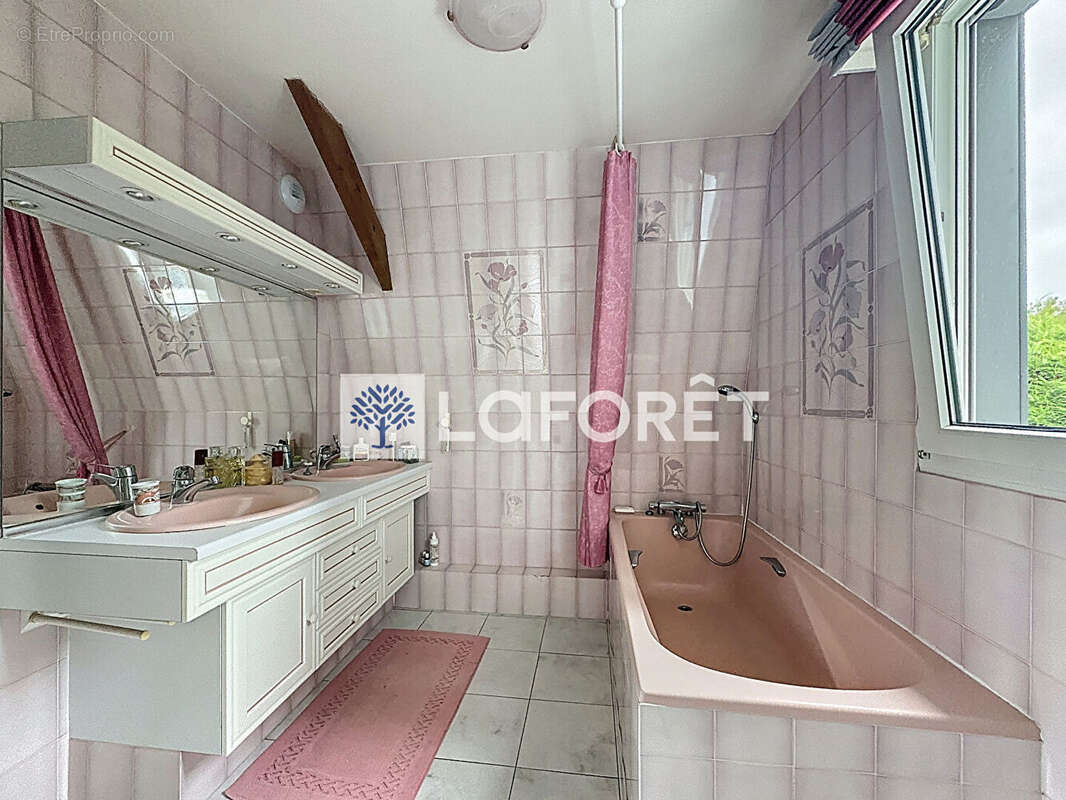 Maison à LE MESNIL-ESNARD