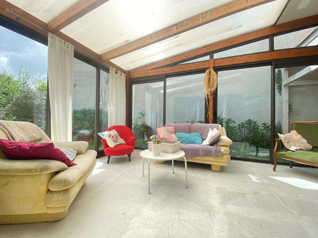 Belle maison de 4 ch sur magnifique jardin dans un quartier résidentiel d'Eysines, intra rocade 210 m2 - photo 11
