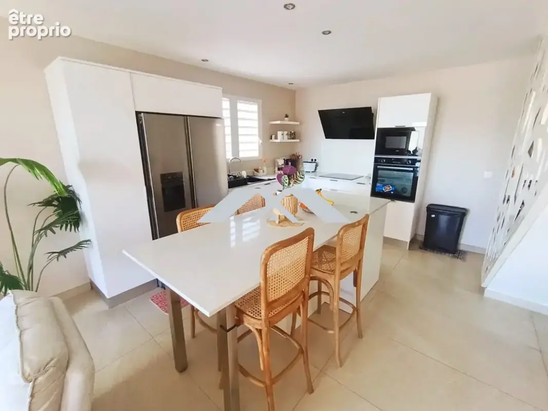 Maison 5 pièces 110 m² à vendre à Saint-Louis (97421) - photo 2