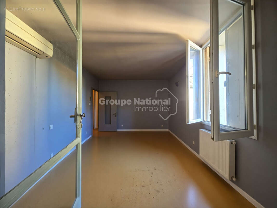 Maison à JONQUIERES-SAINT-VINCENT