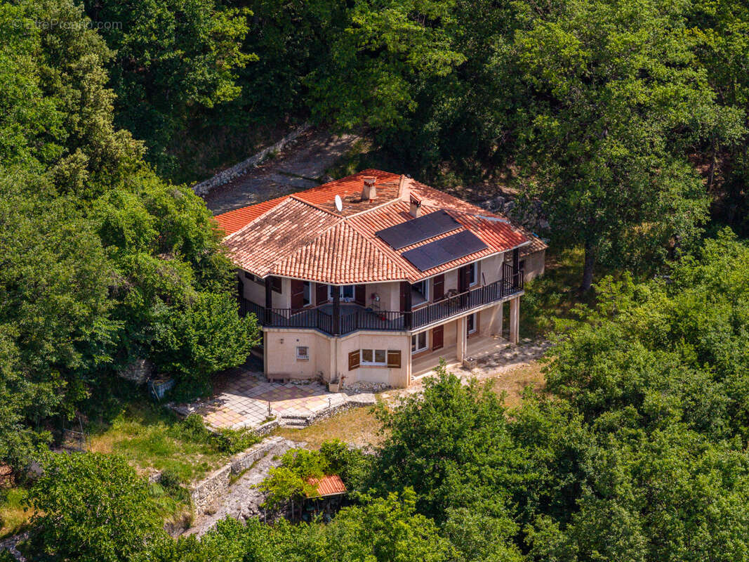 Maison à GREOLIERES