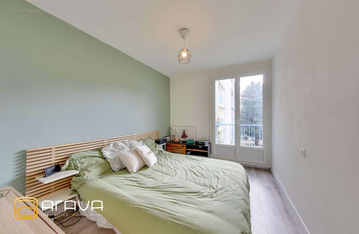 Appartement à SAINT-MARTIN-D'HERES