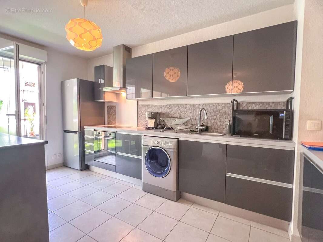 Appartement à VALLAURIS