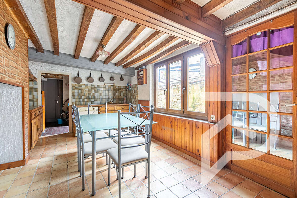 Maison à ESTREES-SAINT-DENIS