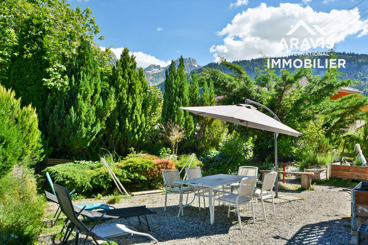 Apparemment avec jardin et terrasse donnant sur le Bargy - photo 2
