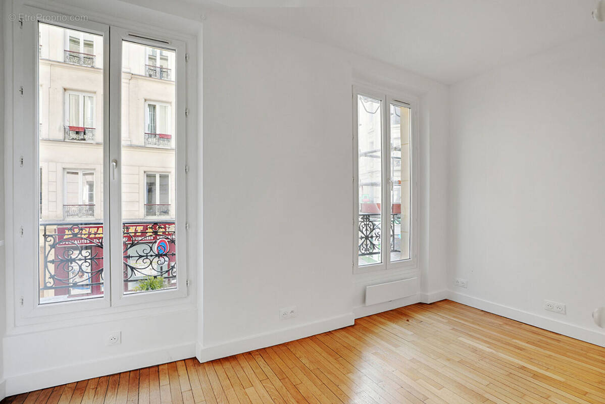 Appartement à PARIS-17E