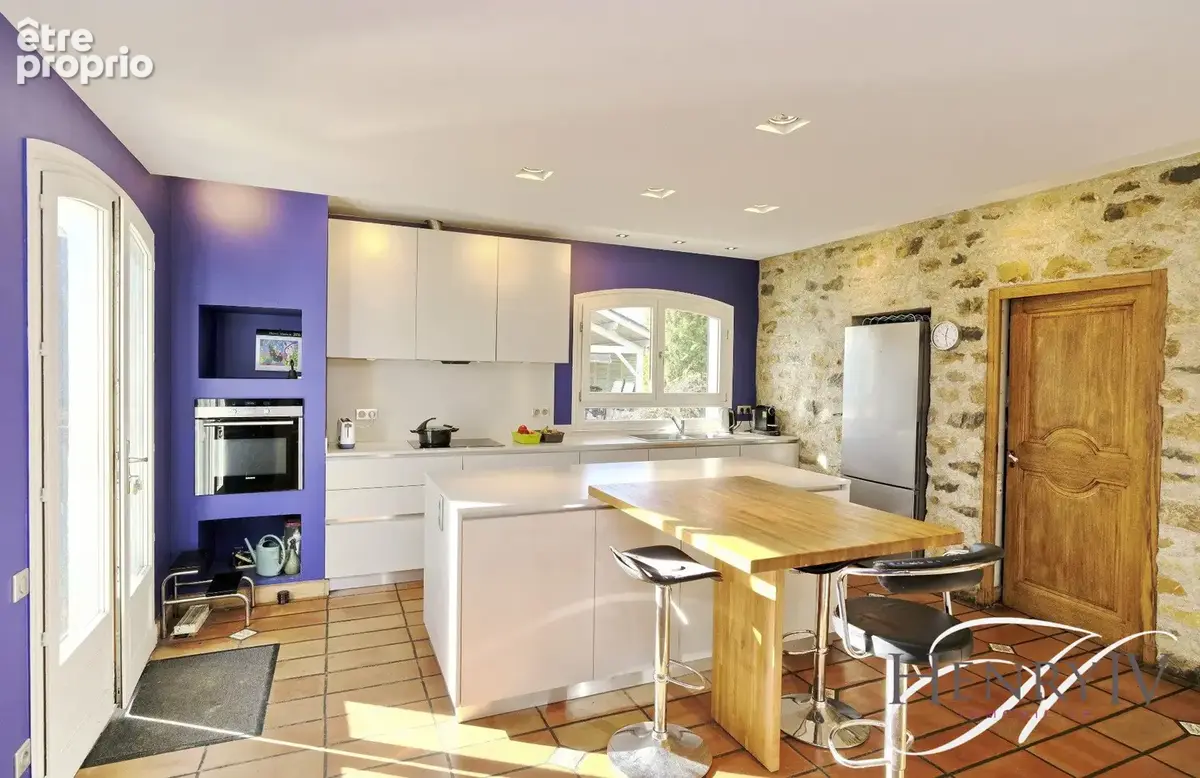Maison 7 pièces 290 m² à vendre à Saint-Ismier (38330) - photo 3