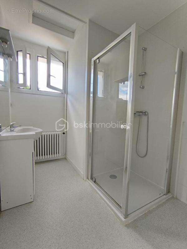 Maison à SAINT-CYR-SUR-LOIRE