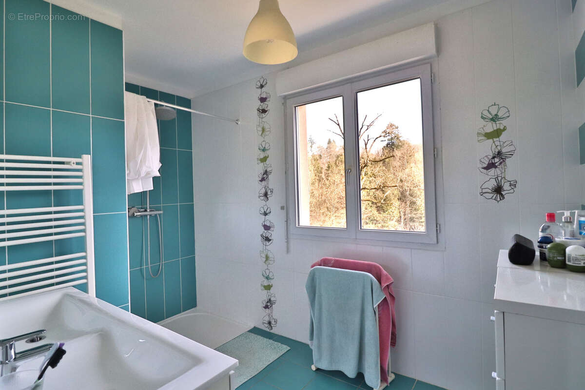 Maison à CHARBONNIERES-LES-BAINS