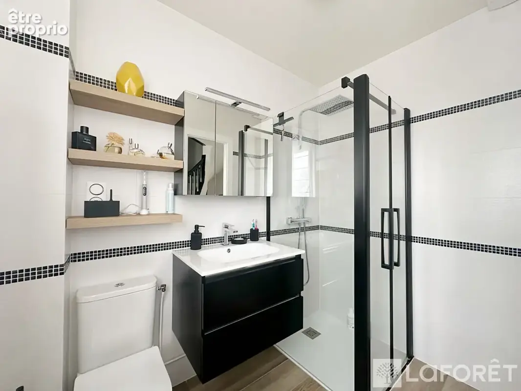 A vendre, Maison de Ville secteur Luton Av de Laon, 3 chambres, cour et deux garages - photo 6