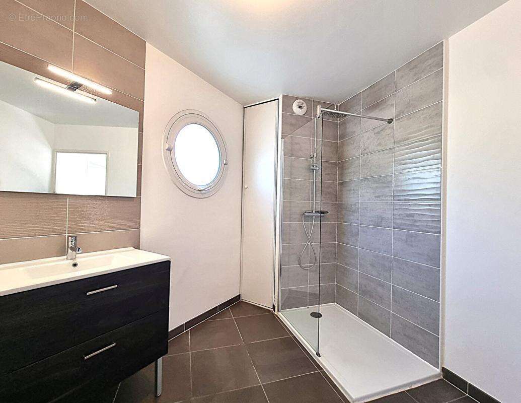 Appartement  2 pièce(s) 49 m2 Toulon Est - photo 6