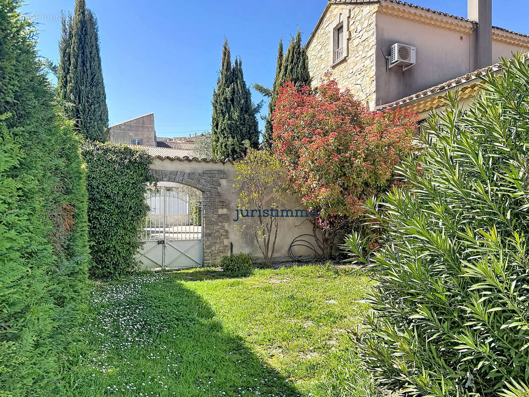 Maison à VAISON-LA-ROMAINE