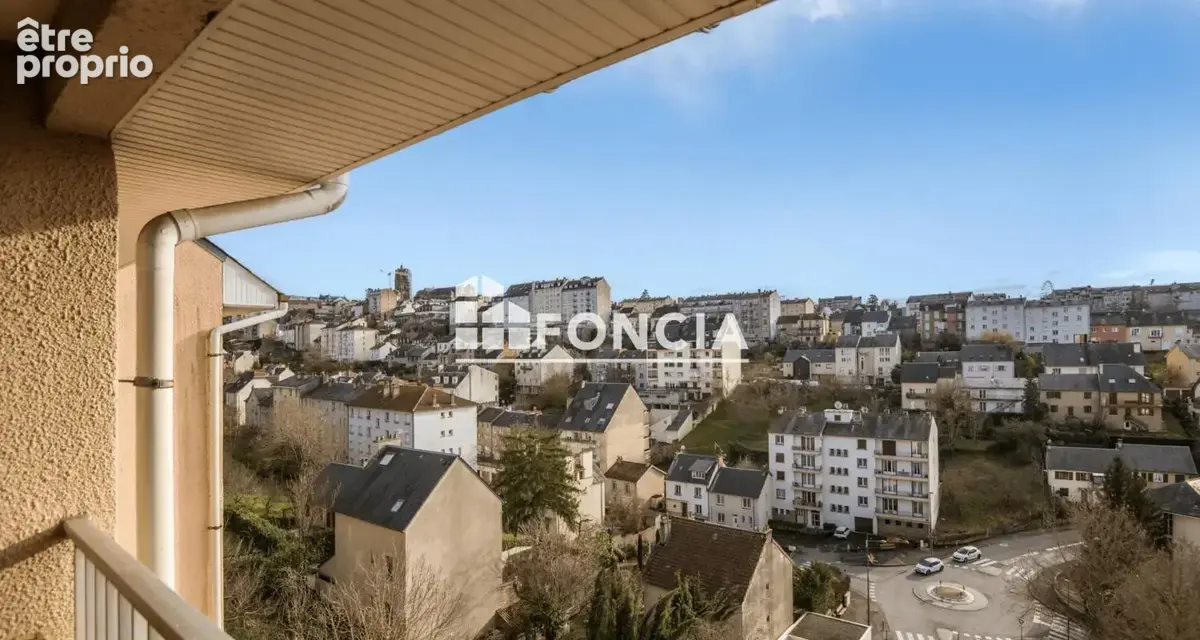 Rodez : dernier étage avec ascenseur, 4 chambres, deux terrasses, deux garages et deux caves - photo 7