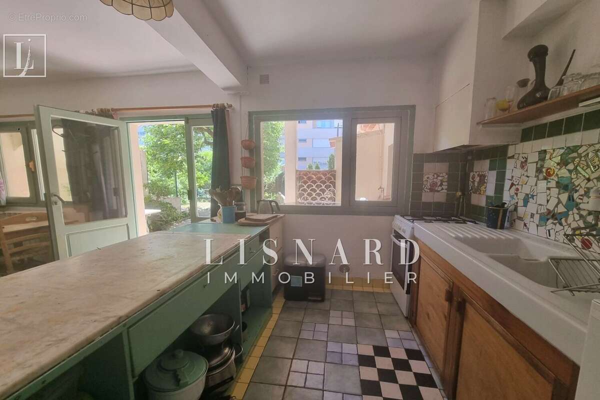 Appartement à VALLAURIS