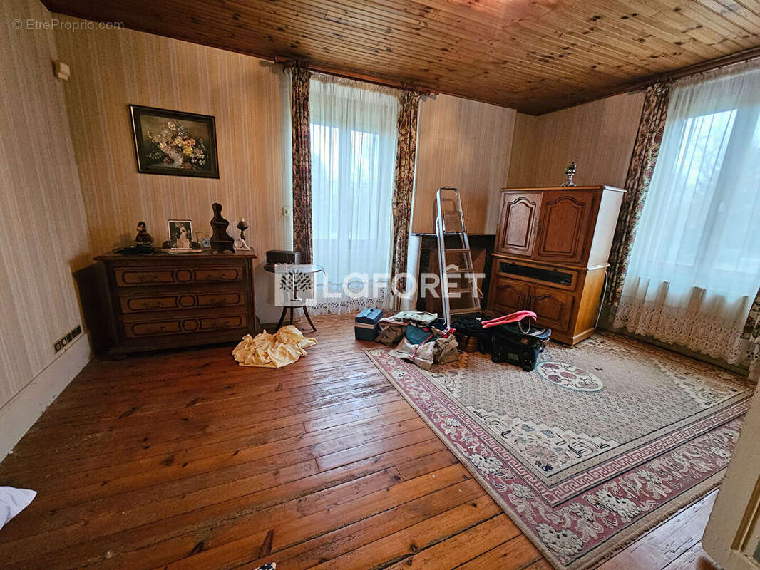 Maison à ULLY-SAINT-GEORGES