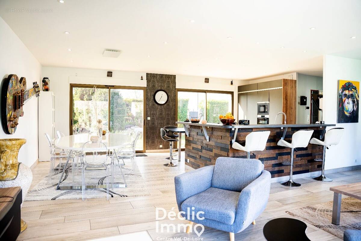 Maison à SAINT-CYR-SUR-LOIRE