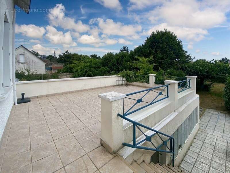 Dpt d la Vienne (86) A vendre Maison de ville type 5 à Châtellerault (86) - photo 4