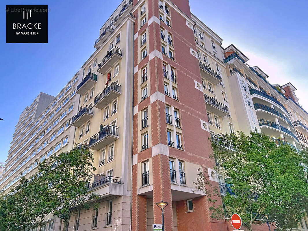 Appartement à COURBEVOIE