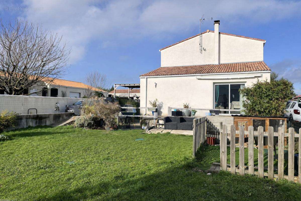 Maison à SEMUSSAC