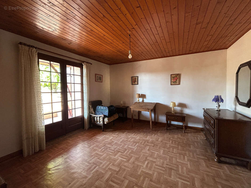 Maison, 3 chambres, 2000 m2 de terrain, garage. - photo 6