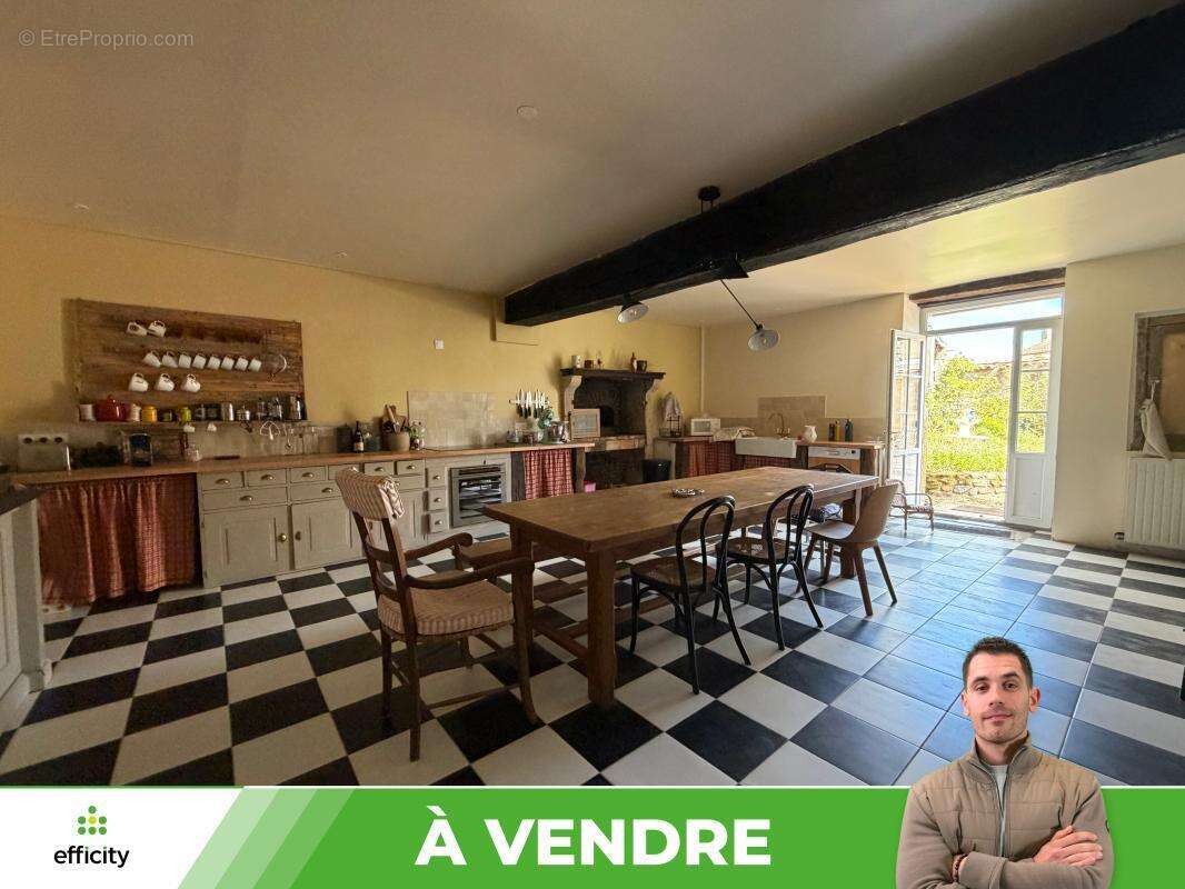 Maison 10 pièces 371 m² à vendre à Availles-Limouzine (86460) - photo 5