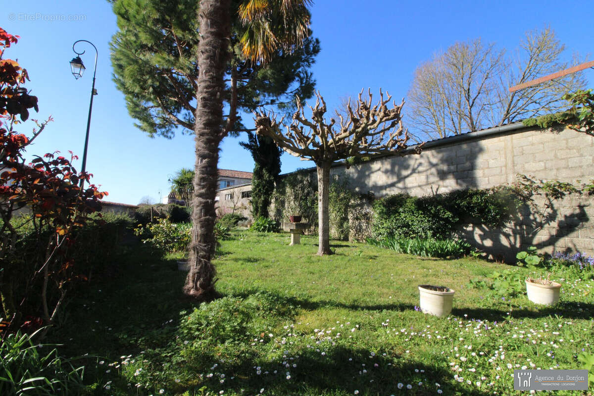Maison à PONS
